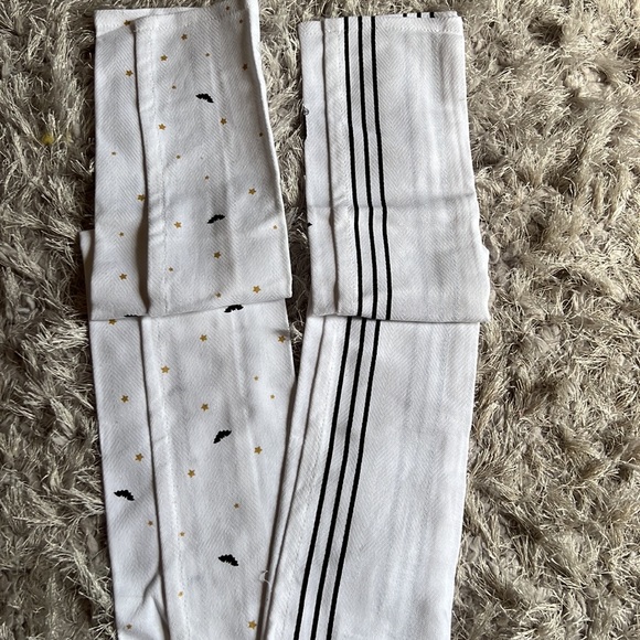 Set of 2 Halloween/Pumpkin Kitchen Towels 100% Cotton “Home Sweet Haunted Home” - Picture 2 of 2